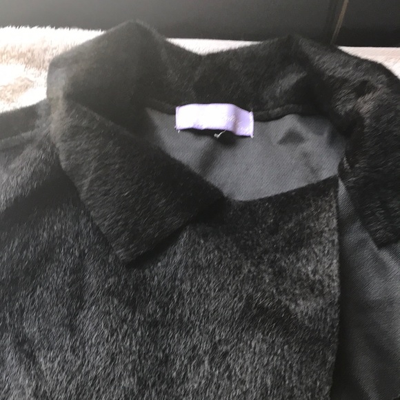 Girls fur long vest - Picture 2 of 5